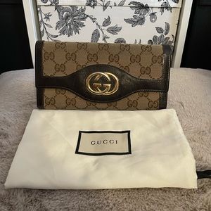EUC Gucci Double GG Sukey Continental Long Wallet w/signature GG Supreme canvas